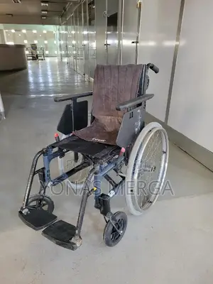 Folding Wheelchair蹄風wheelchair - Weight Capacity - 150 Kg | Black
