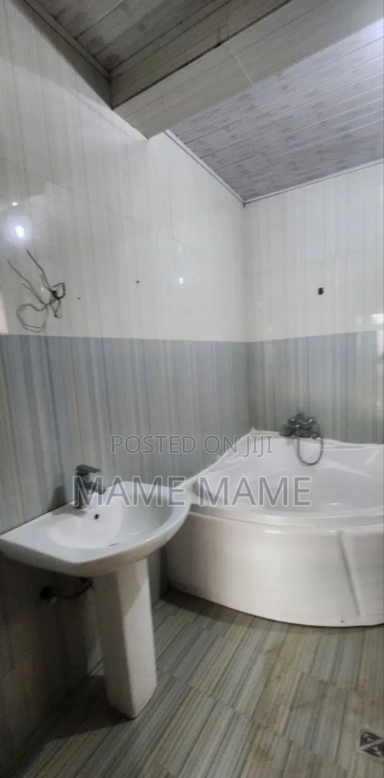 5bdrm House in Addis Abeba, Bole for sale