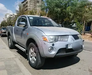 Mitsubishi L200 2007 Maroon