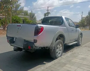 Mitsubishi L200 2007 Maroon