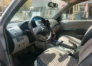 Mitsubishi L200 2007 Maroon