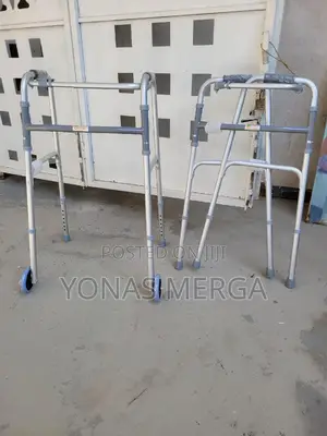 Walker for Patients/Terapy窃臨wheel to Move Person Walker