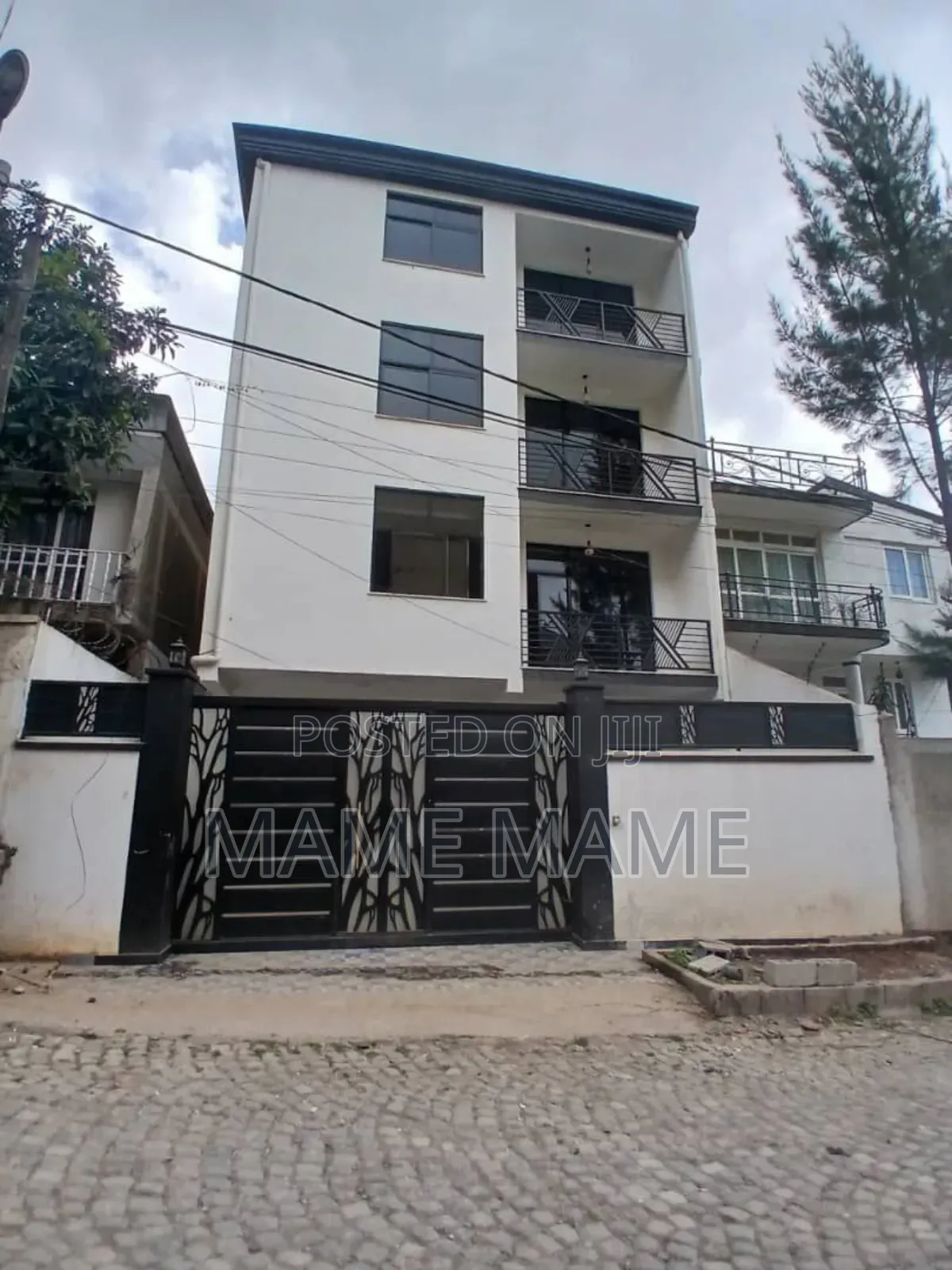 7bdrm House in Addis Abeba, Bole for sale