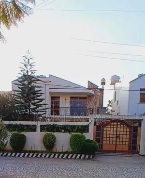 7bdrm House in Addis Abeba, Bole for sale