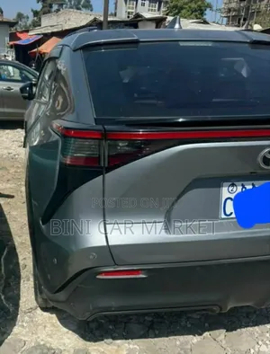 Toyota bZ4X 71.4 kWh FWD 2023 Gray