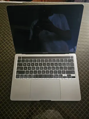 Laptop Apple MacBook 2020 16GB Intel Core I7 SSD 500GB
