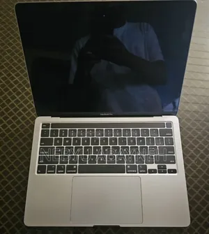 Laptop Apple MacBook 2020 16GB Intel Core I7 SSD 500GB