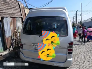 Toyota HiAce 2006