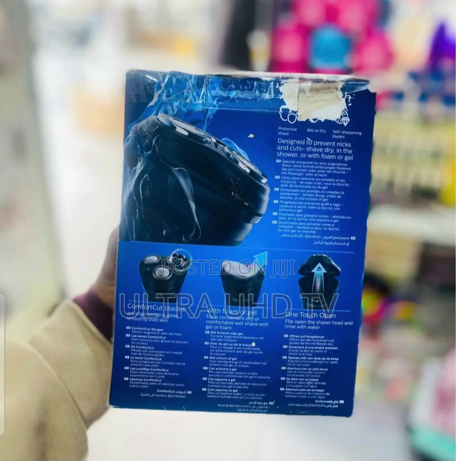 Philips Aquatouch Shaver 1000 Wet or Dry Electric Shaver. It Features