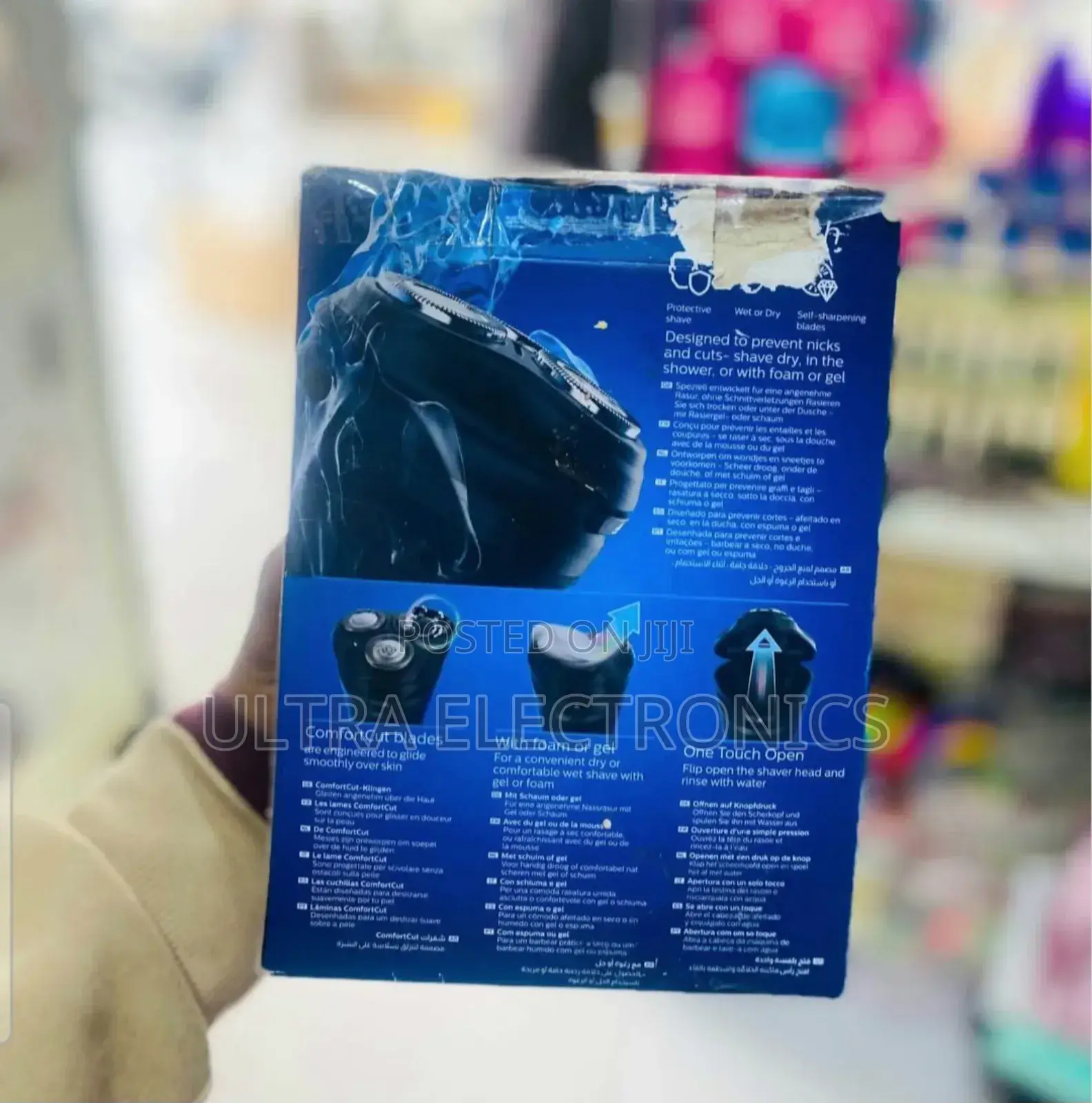 Philips Aquatouch Shaver 1000 Wet or Dry Electric Shaver. It Features