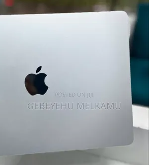 New Laptop Apple MacBook Air 2022 M2 8GB Apple M2 SSD 256GB