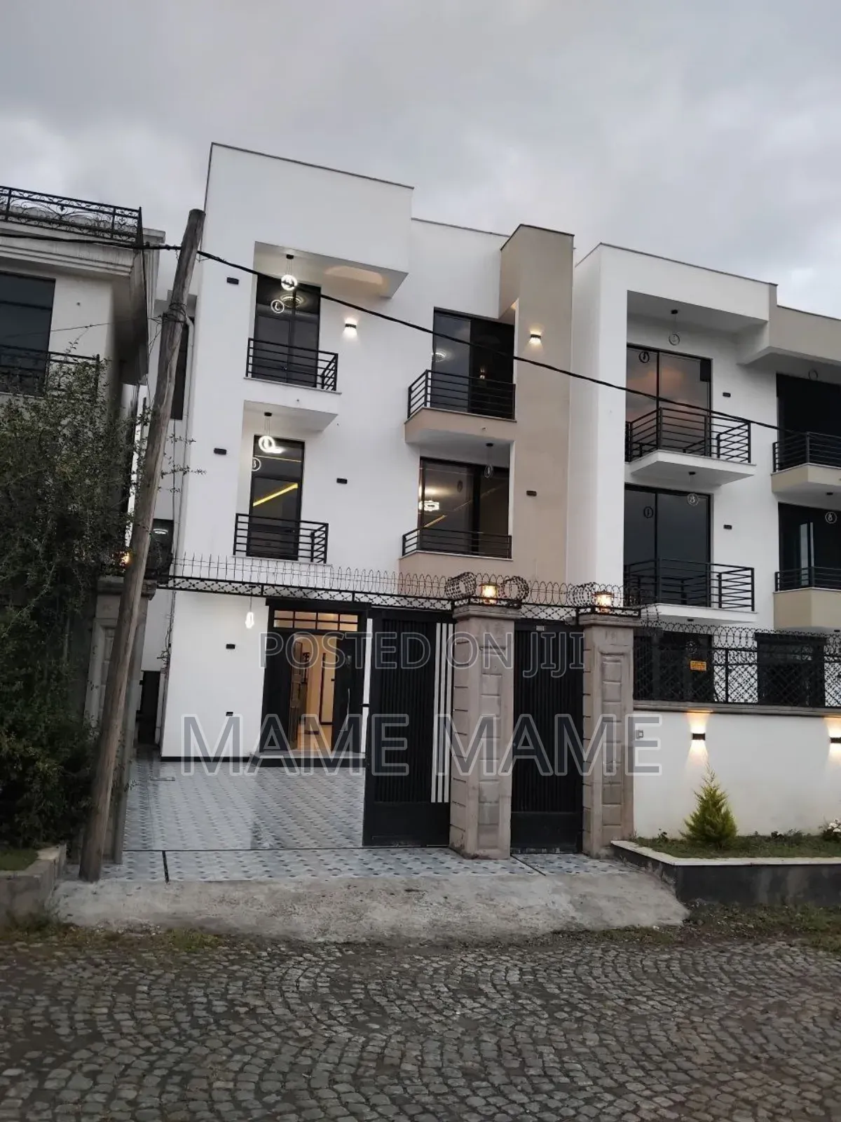 10bdrm House in Addis Abeba, Bole for sale