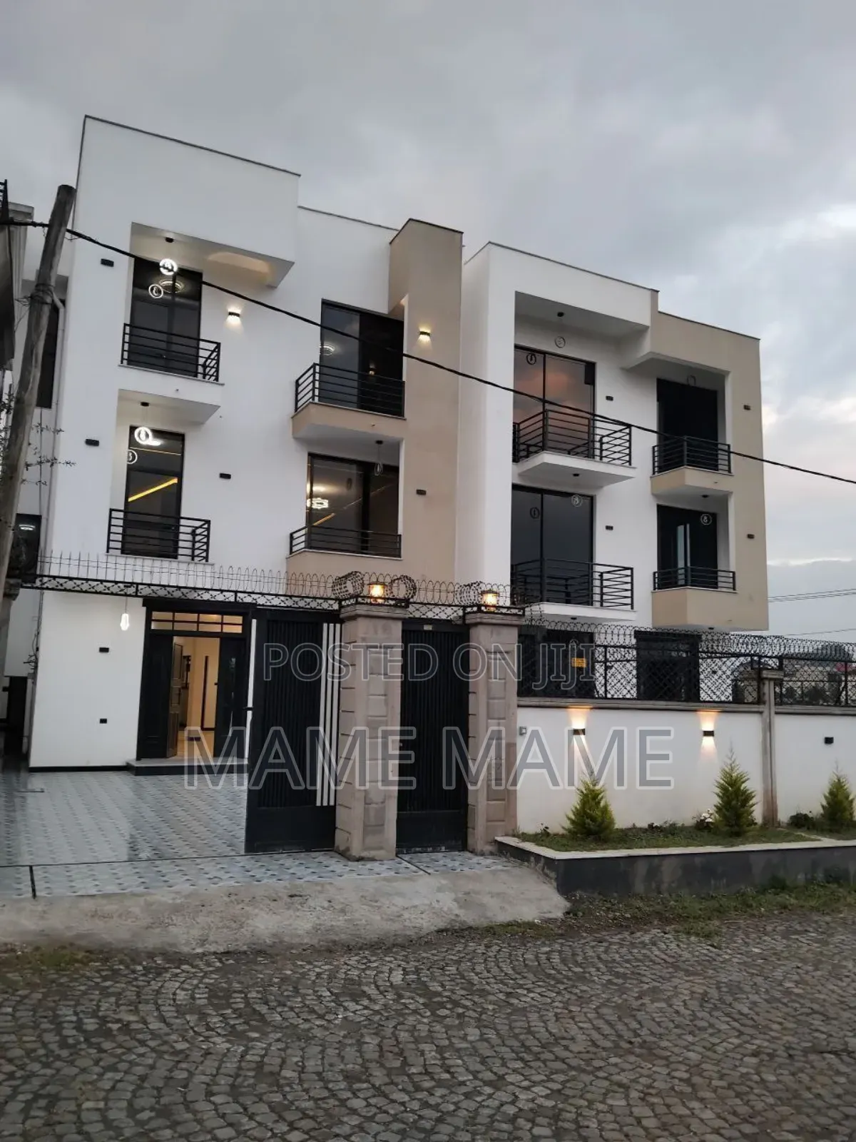 10bdrm House in Addis Abeba, Bole for sale