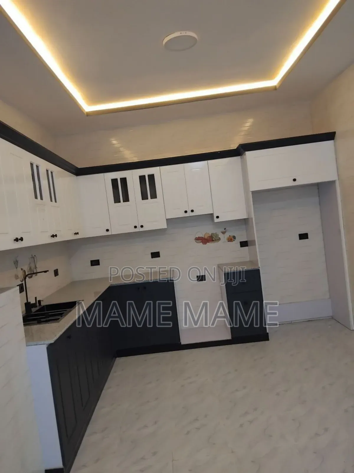10bdrm House in Addis Abeba, Bole for sale