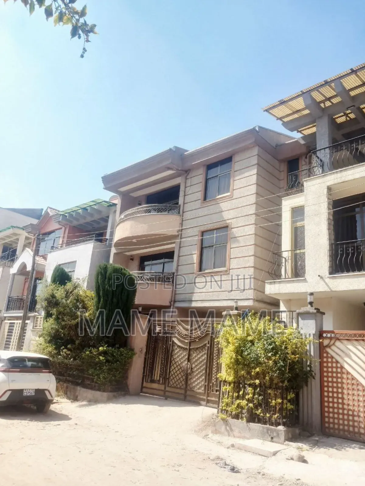 5bdrm House in Addis Abeba, Bole for sale