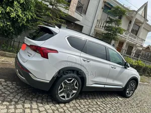 Hyundai Santa Fe Plug-In Hybrid Limited AWD 2023 White