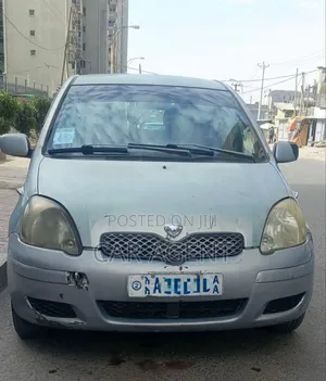 Toyota Vitz 2004 Silver