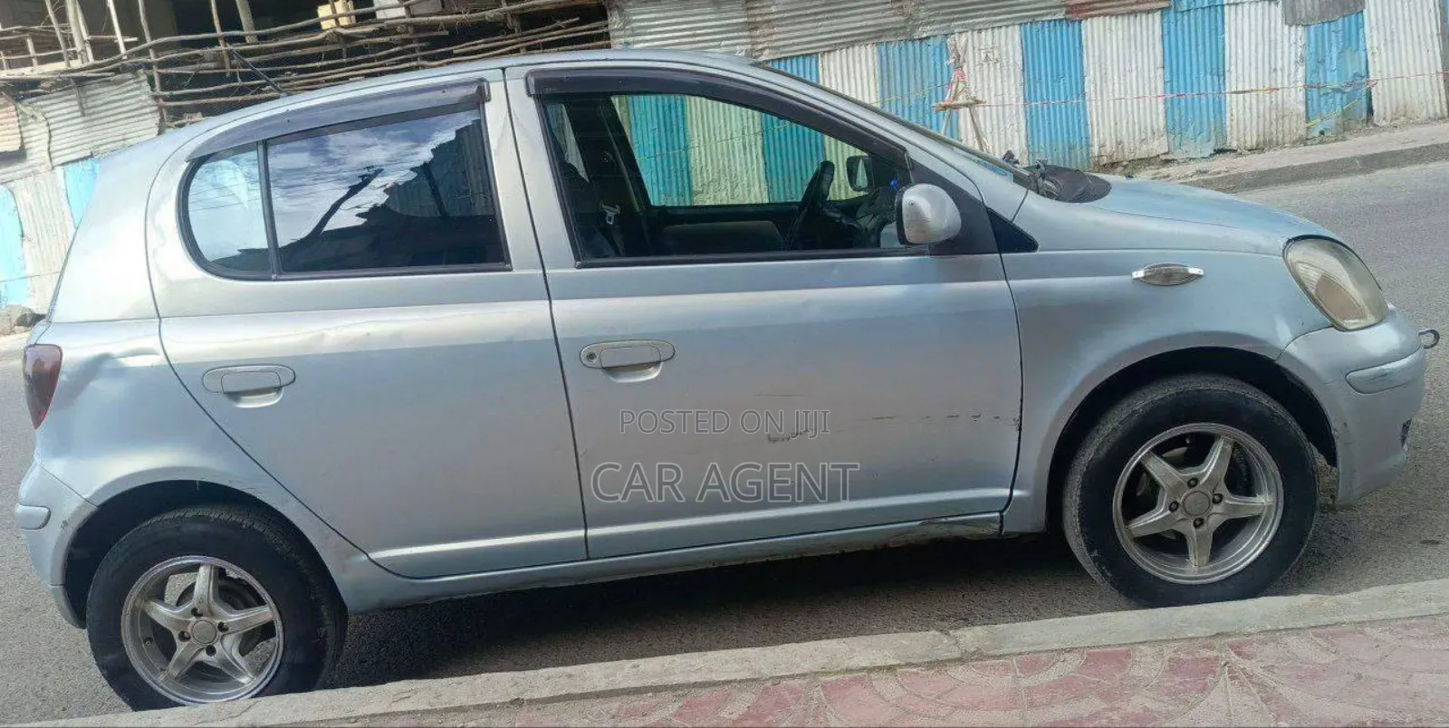 Toyota Vitz 2004 Silver