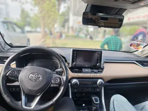 Toyota RAV4 2021 Gray