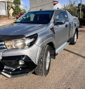 Toyota Hilux 2019 Silver