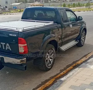 Toyota Hilux 2014 Gray