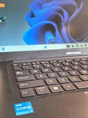 New Laptop Asus VivoBook 15 X505BA 8GB Intel Core I3 SSD 128GB