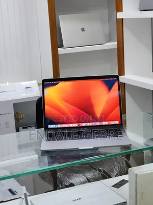 New Laptop Apple MacBook Pro 2022 M2 8GB Apple M2 SSD 256GB