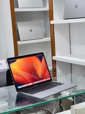 New Laptop Apple MacBook Pro 2022 M2 8GB Apple M2 SSD 256GB