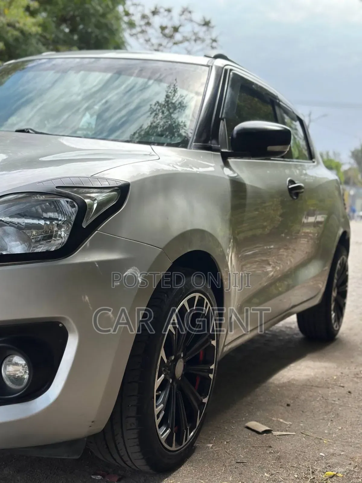 Suzuki Swift 2021 Silver