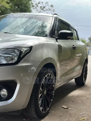 Suzuki Swift 2021 Silver