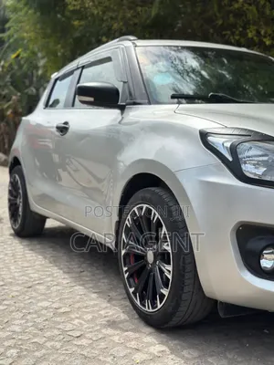Suzuki Swift 2021 Silver