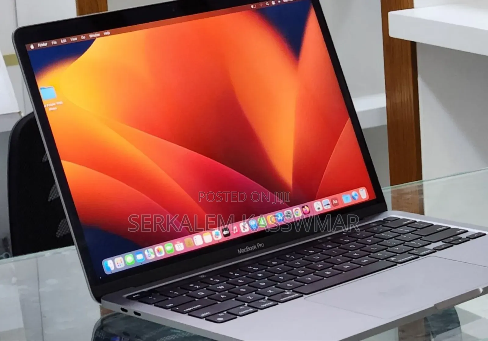 New Laptop Apple MacBook Pro 2022 M2 8GB Apple M2 SSD 256GB