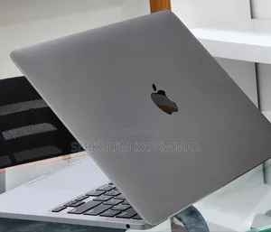 New Laptop Apple MacBook Pro 2022 M2 8GB Apple M2 SSD 256GB