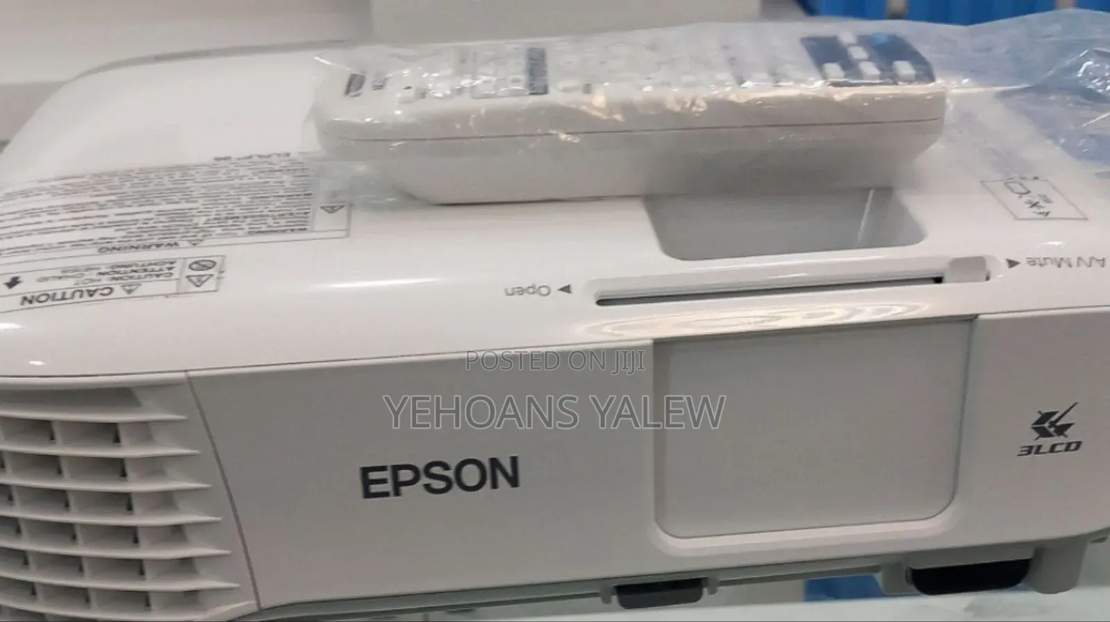 Brand New Epson Projector With Manual Model Name: Eb-X39 Hardware
