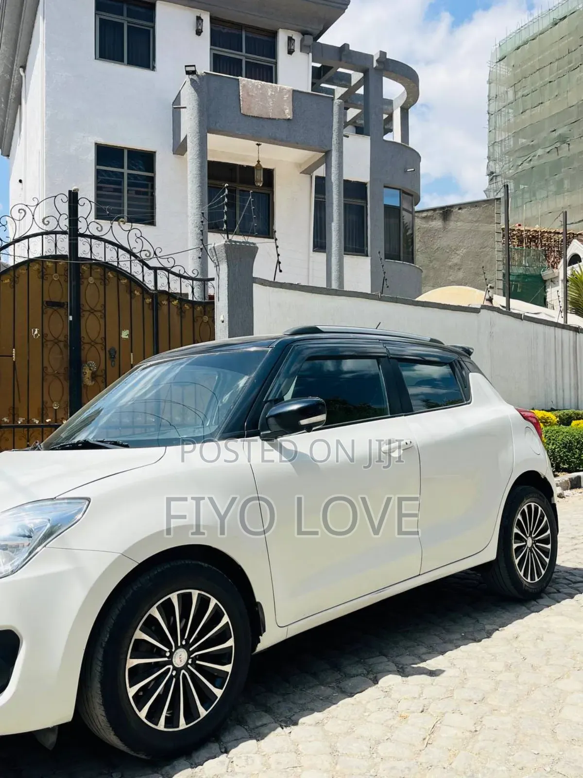 Suzuki Swift 2022 White