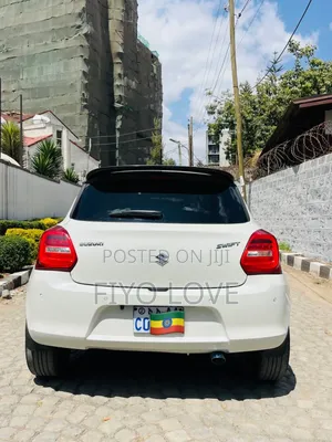 Suzuki Swift 2022 White