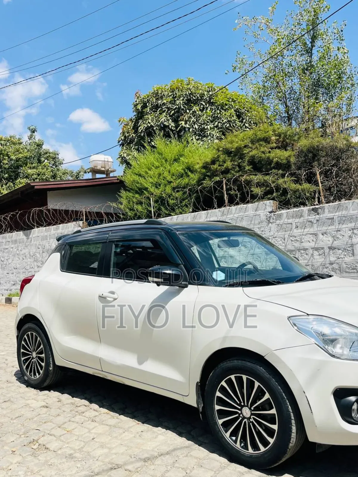 Suzuki Swift 2022 White