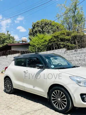 Suzuki Swift 2022 White