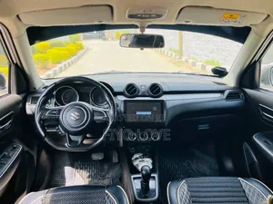 Suzuki Swift 2022 White