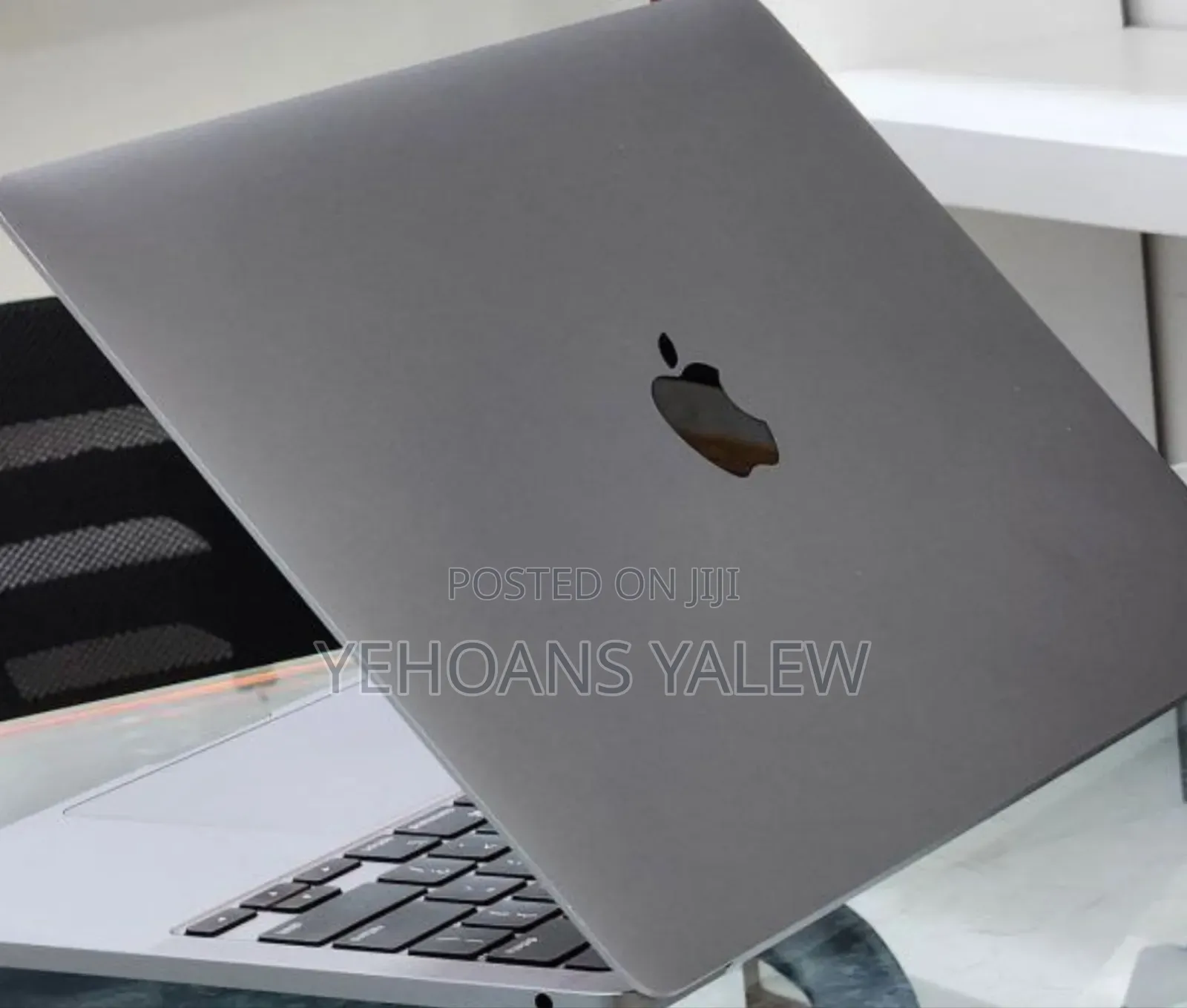 New Laptop Apple MacBook Pro 2022 M2 8GB Apple M2 SSD 256GB