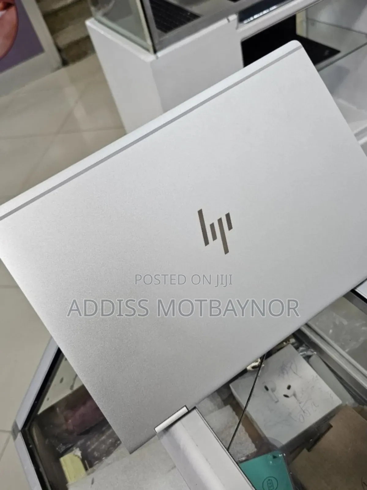 New Laptop HP X360 310 G2 8GB Intel Core I5 SSD 256GB