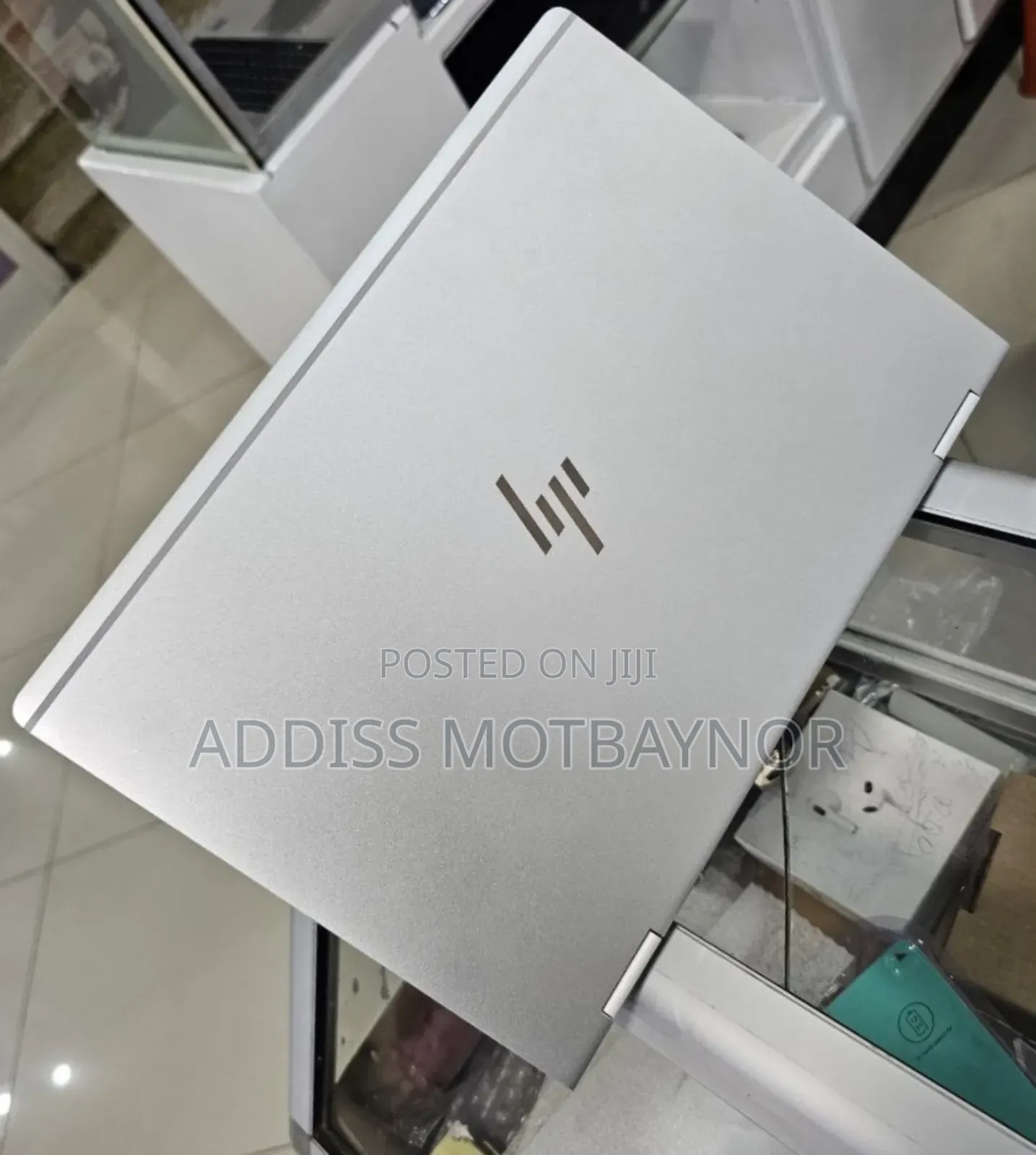 New Laptop HP X360 310 G2 8GB Intel Core I5 SSD 256GB