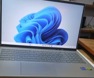 New Laptop Dell Inspiron 15 16GB Intel Core I7 SSD 512GB