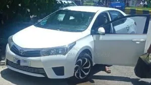 Toyota Corolla 2017 Ivory