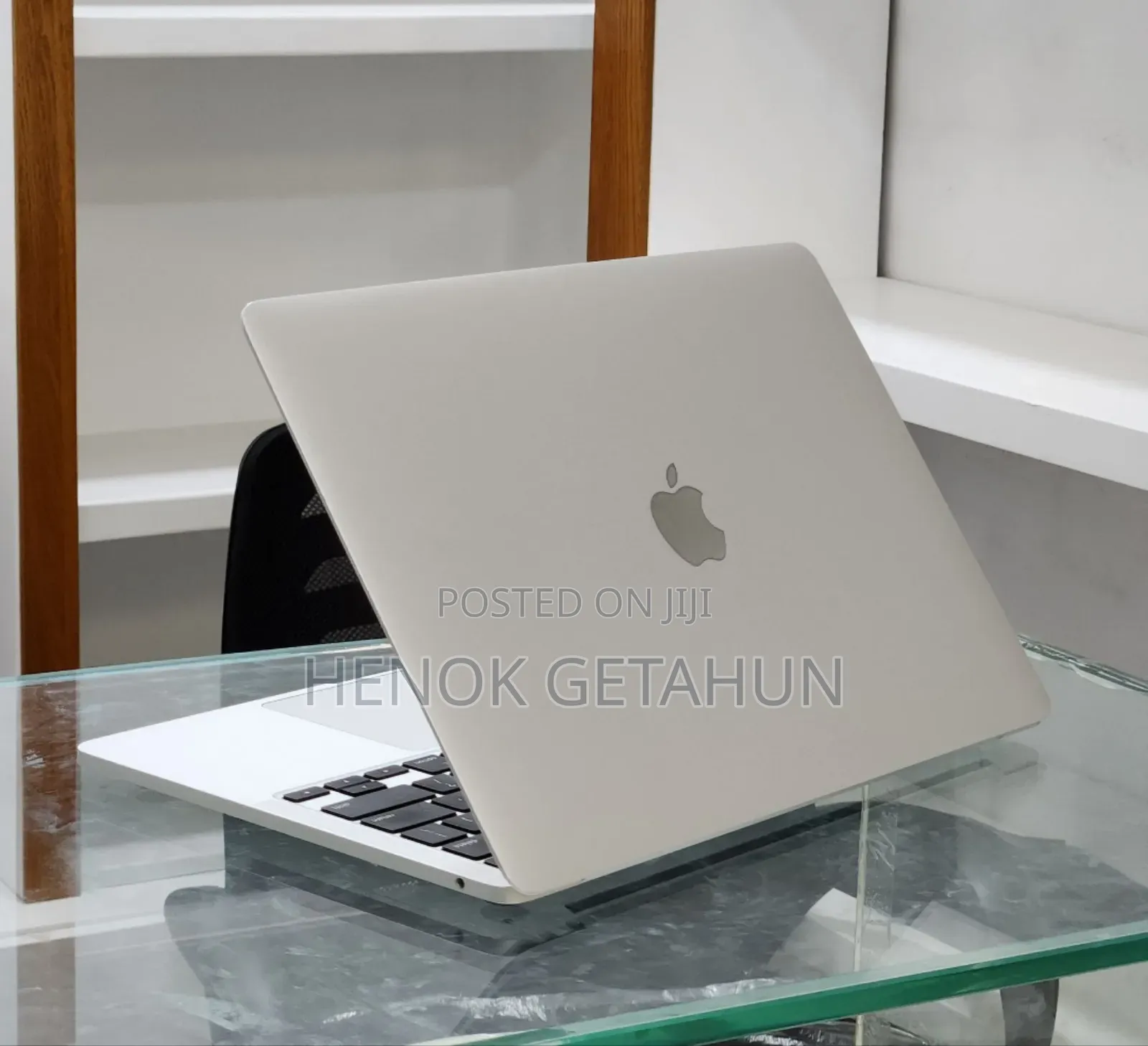 New Laptop Apple MacBook Pro M1 16GB Apple M1 Pro SSD 512GB