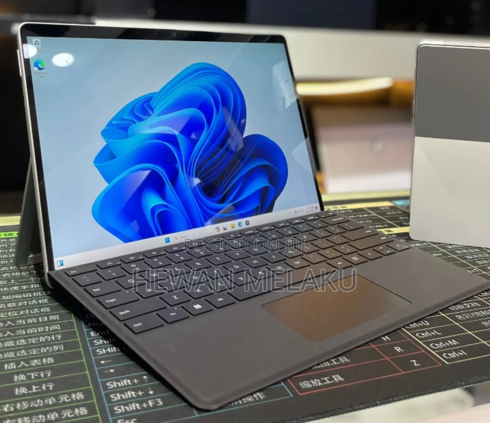New Laptop Microsoft Surface Pro 8 16GB Intel Core I7 SSD 256GB