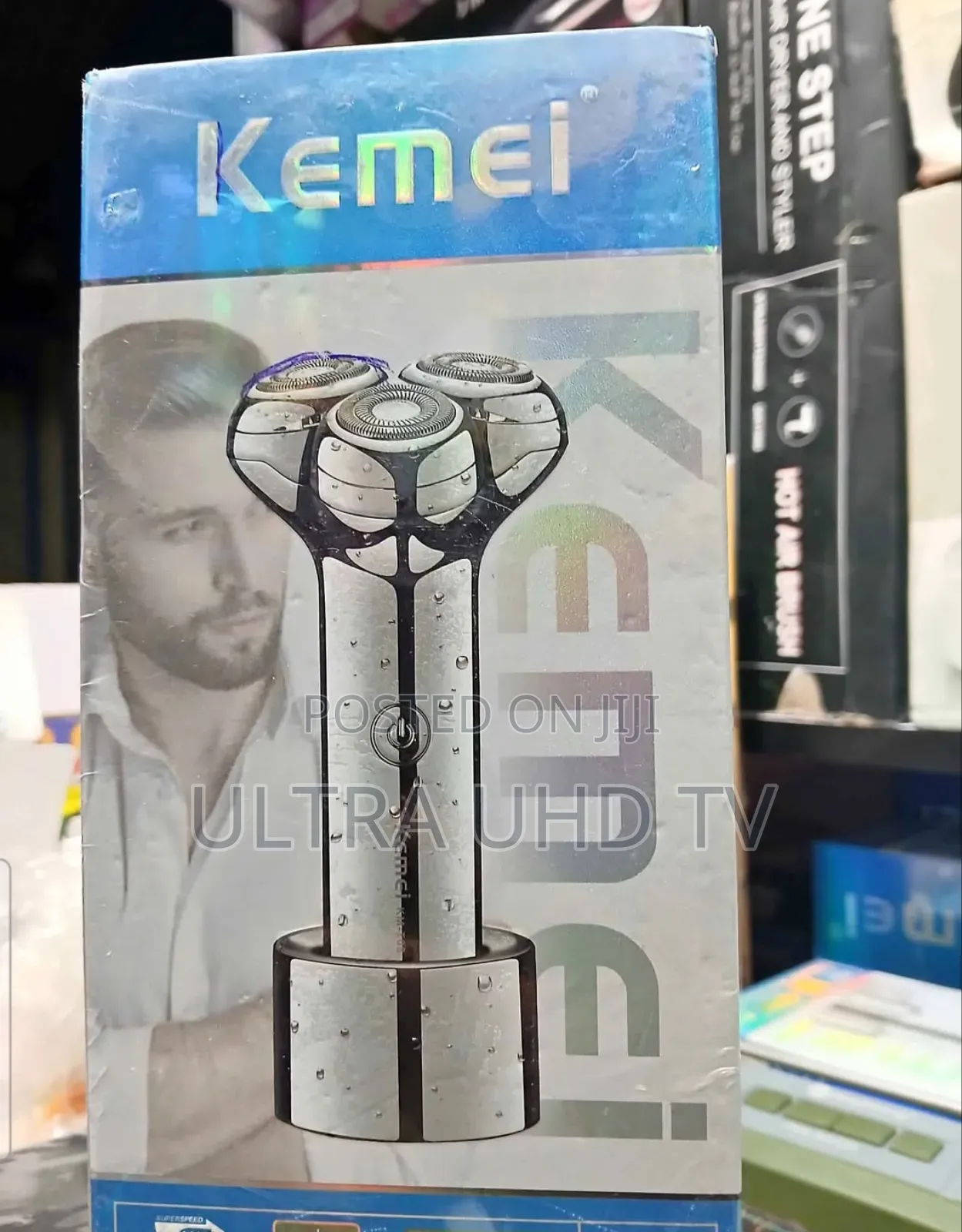 Kemei Km-T08 Electric Man's Shaver. It Features 3 Floating Heads And