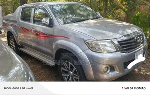 Toyota Hilux 2015 Silver