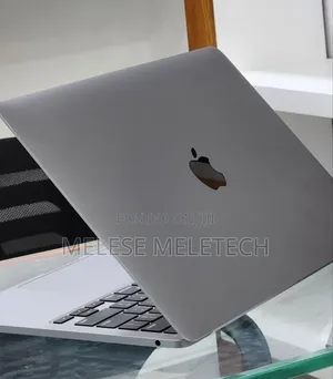 New Laptop Apple MacBook Pro 2022 M2 8GB Apple M2 SSD 256GB