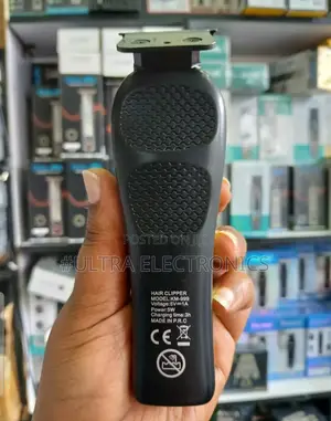 Kemei Km-999 Hair Clipper. It Has a 1500mah Battery That Charges